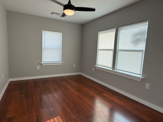 Building Photo - 306 G St
