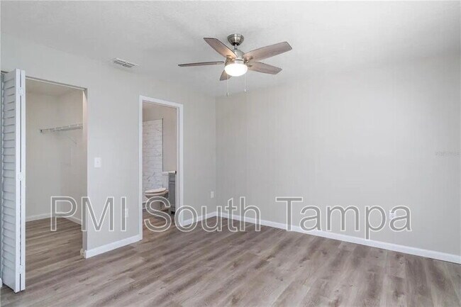 Building Photo - 1020 Pine Ridge Cir