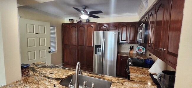 Building Photo - 1051 Foxfire Ln