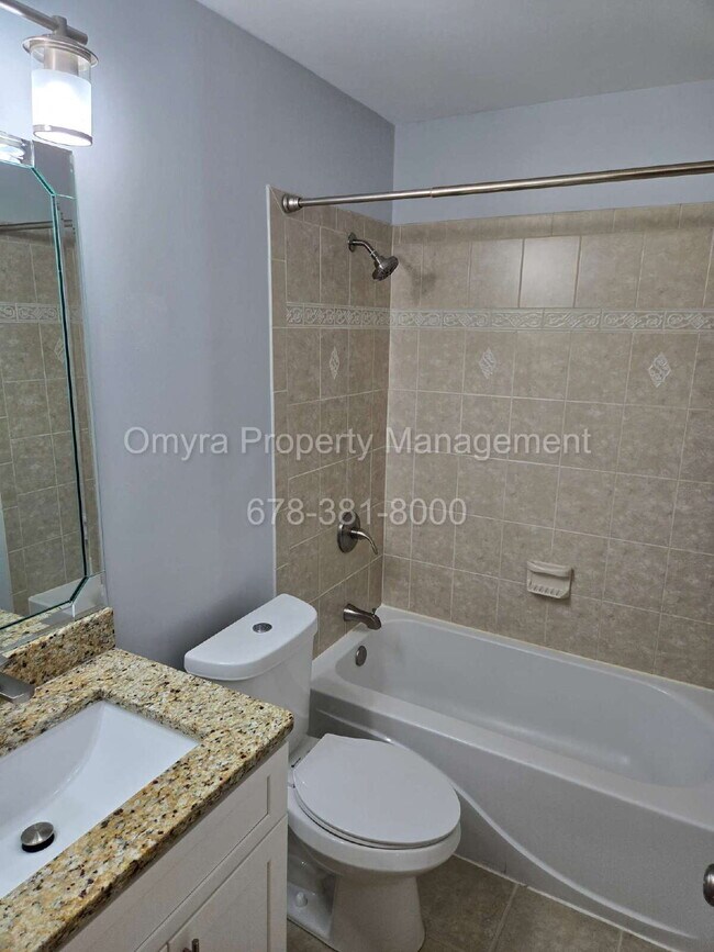 Building Photo - Gorgeous 3 Bedroom House in Atlanta!