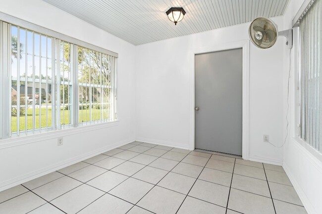 Building Photo - 100 Dillons Way