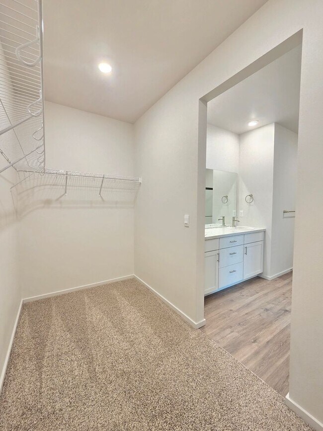 Building Photo - $2,695 - 4 Bed / 2 Bath Beautiful Newer Construction Home in Cheney