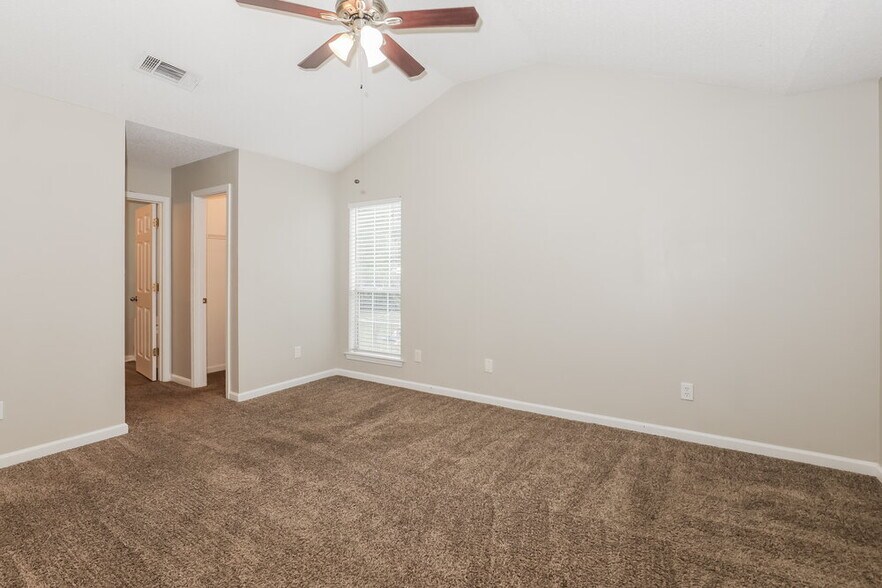 Building Photo - 172 Regency Park Dr