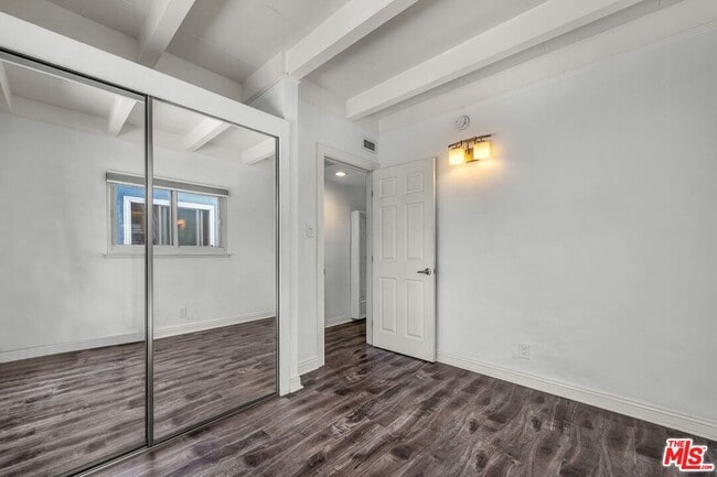 Building Photo - 130 Montreal St