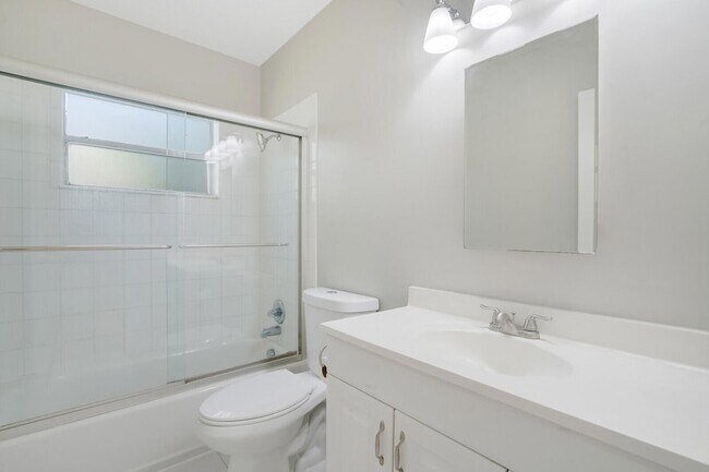 Building Photo - 3800 Calvin Ave