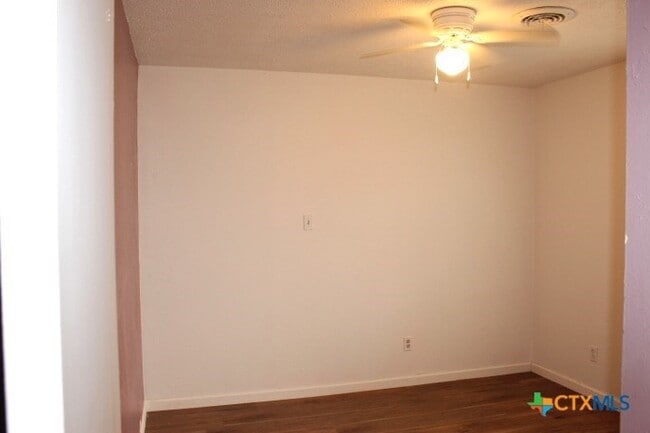 Building Photo - 409 Short Ave