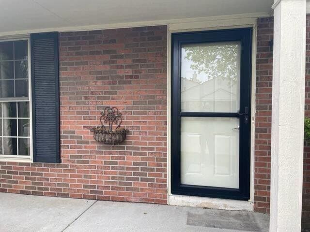 Building Photo - 1581 Dover Hill N