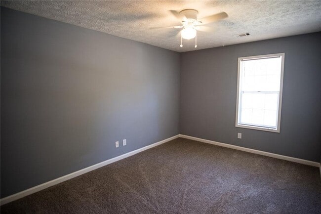 Building Photo - 4885 Streamside Dr