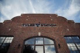 Building Photo - 104 S Rosemont Ave