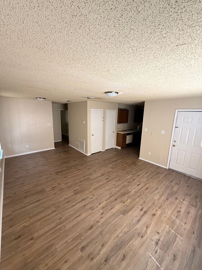Building Photo - 106 Vieux Orleans Cir
