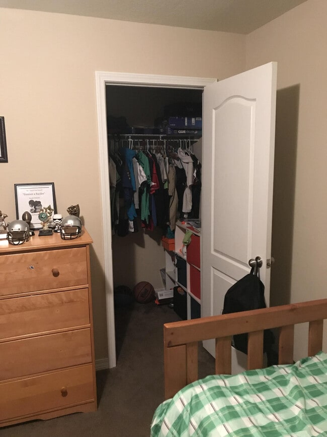 Building Photo - 8173 Verdura St