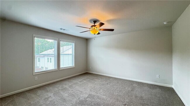 Building Photo - 285 Vista Ln