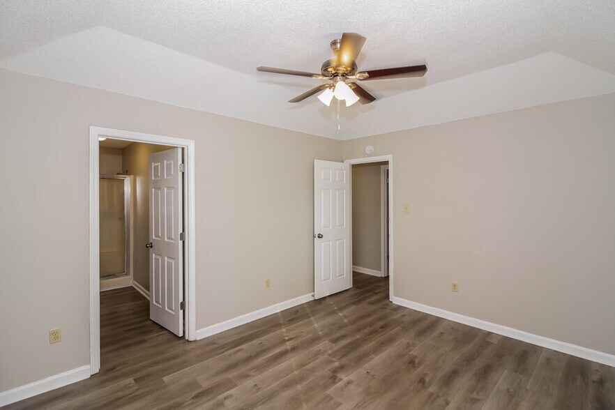 Building Photo - 6731 Kimberly Dr
