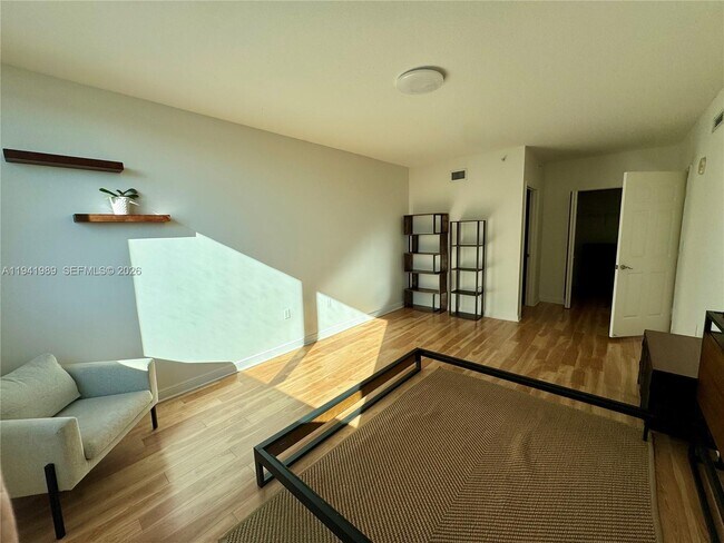 Building Photo - 1755 E Hallandale Beach Blvd