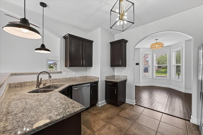 Building Photo - 3710 Windhaven Ct