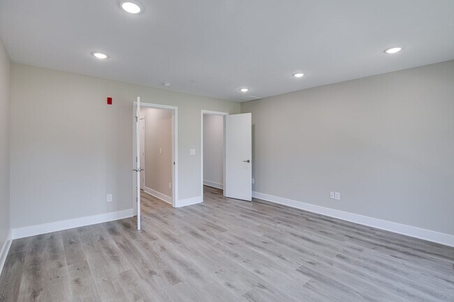 Building Photo - 2017 N College Ave