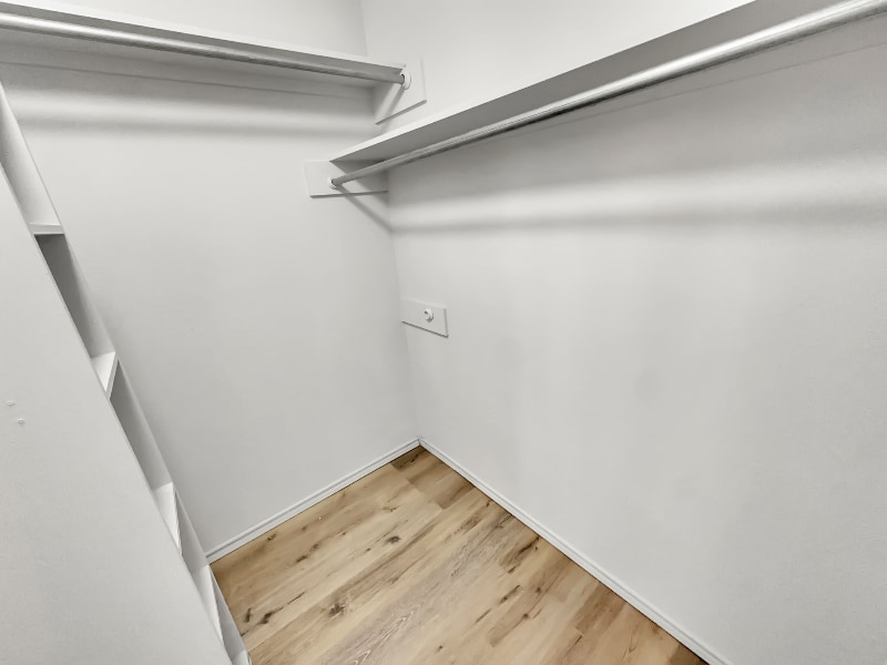 Building Photo - 511 N Brentwood Ave