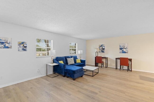 Building Photo - 5348 Hillock Ct