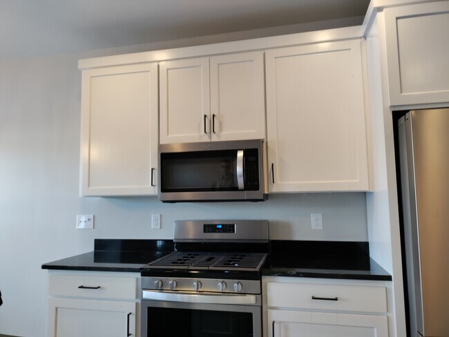 Building Photo - 2919 Homewood Dr