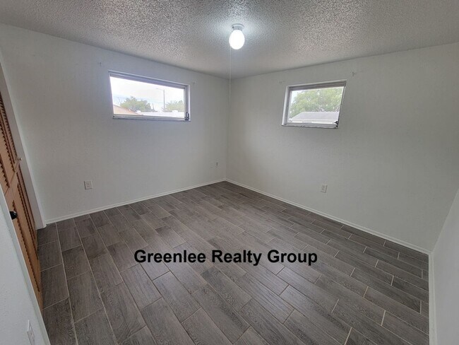 Building Photo - Updated & Spacious 3 Bedroom/2 Bath Home on a Corner Lot!