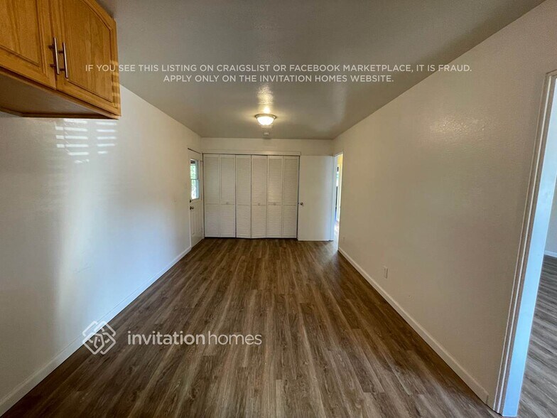 Building Photo - 452 Ladera Dr