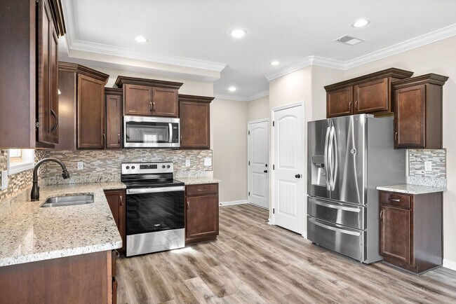 Building Photo - 205 Elwell Rd