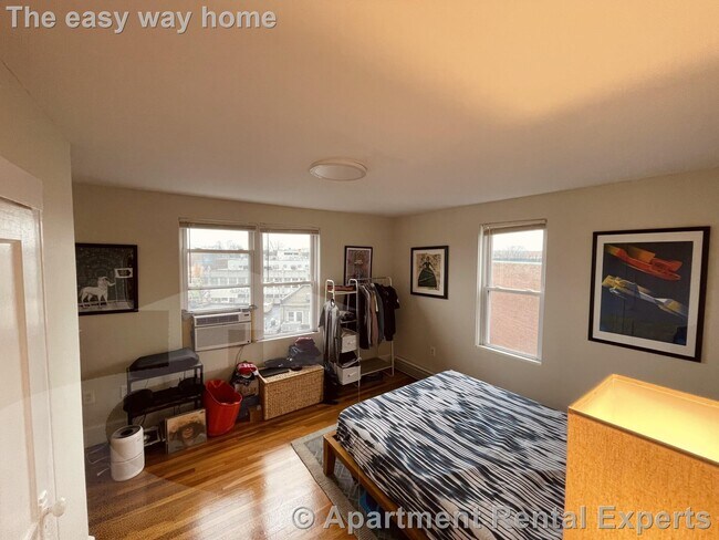 Building Photo - 402 Highland Ave