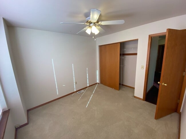 Building Photo - 124 Piper Ct