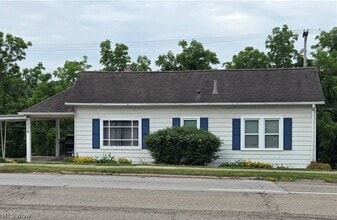 Building Photo - 208 W Main St