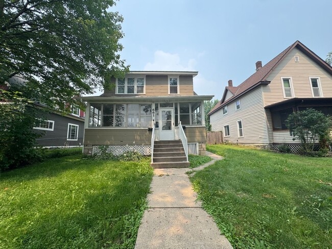 Building Photo - 661 Orange Ave E