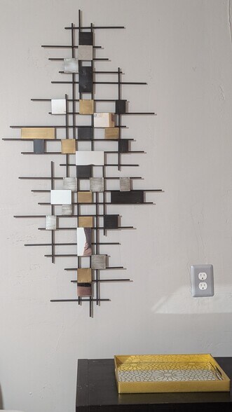 Decor fully supplied. - 3182 Latona Dr SW