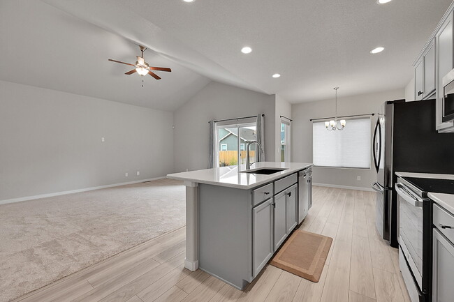Building Photo - $2,445.00- 4 Bed, 3 Bath Home in Colorado ...
