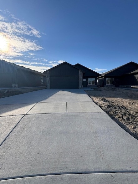 Building Photo - 4831 N Vassar Ave