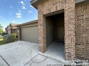 Building Photo - 2118 Silver Maple