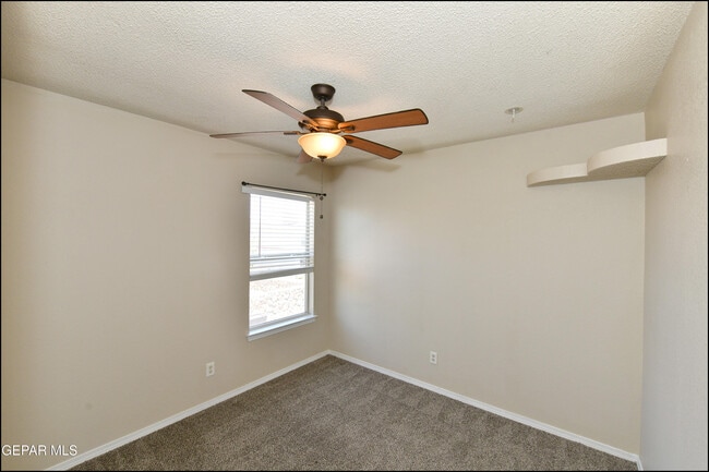Building Photo - 7065 Falling Leaf Cir
