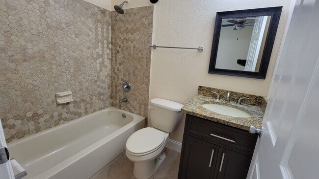 Building Photo - WINTER PARK: Goldenrod Condo - Ground Floo...
