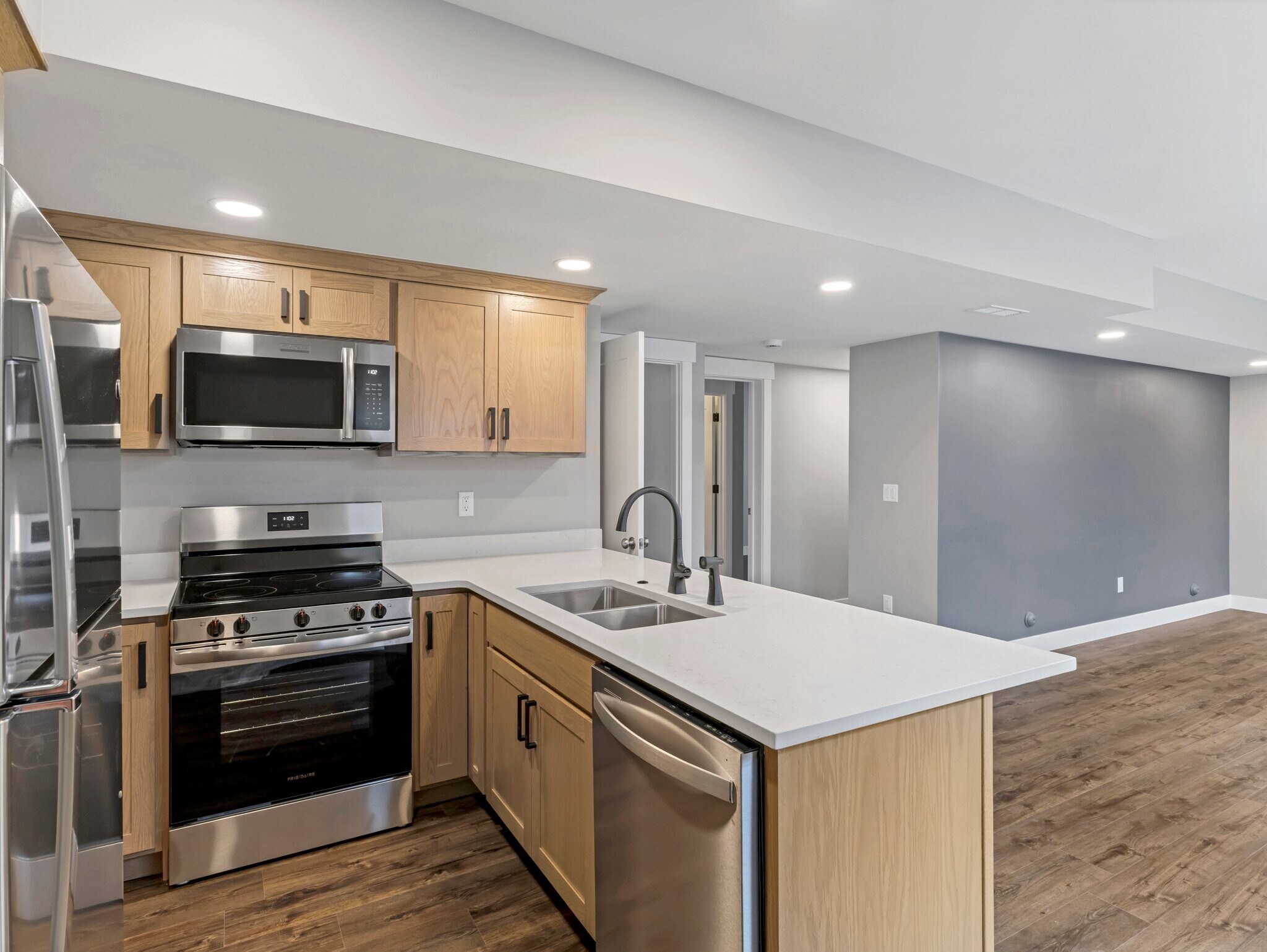 Building Photo - 1565 Hadleys View Dr
