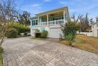 Building Photo - Prime Coastal Location!