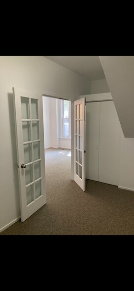 Building Photo - 1645 N Wolcott Ave