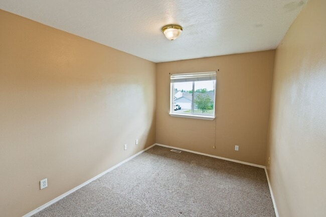 Building Photo - Home In the Landings