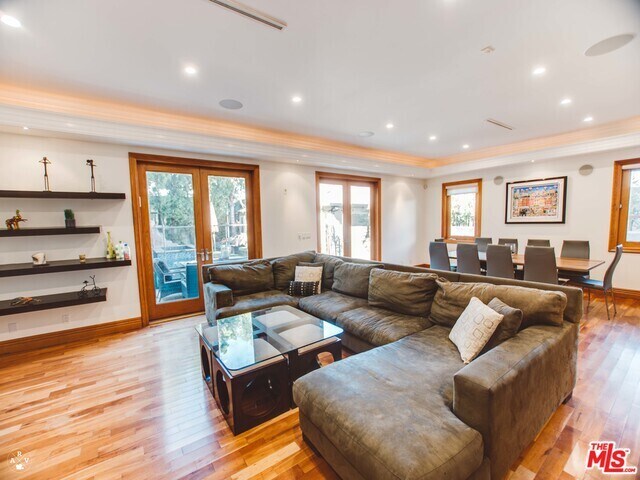 Building Photo - 9033 Cresta Dr