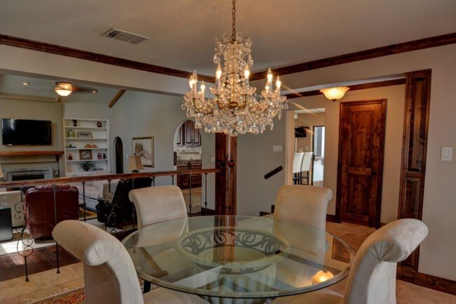 Building Photo - 2629 Calle Del Roble