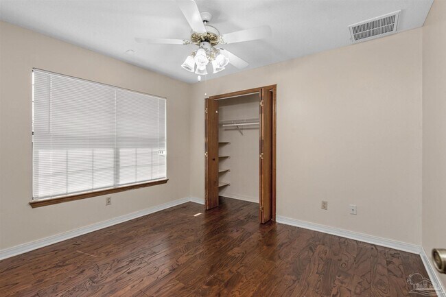 Building Photo - 10033 Via Grande