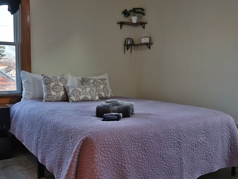 Building Photo - 40 Vincent Ave