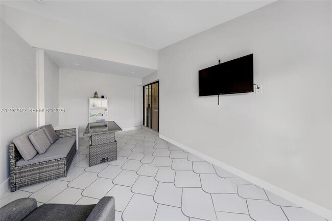 Building Photo - 6637 NW 181st Ln