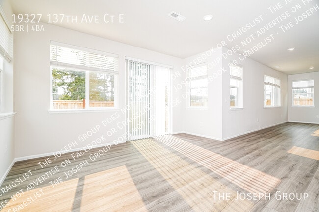 Building Photo - 19327 137th Ave Ct E
