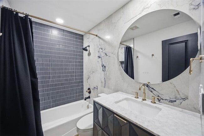 Building Photo - 13025 Village Chase Cir