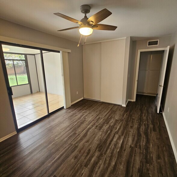 Kids Room 2 - 8638 Collett Ave