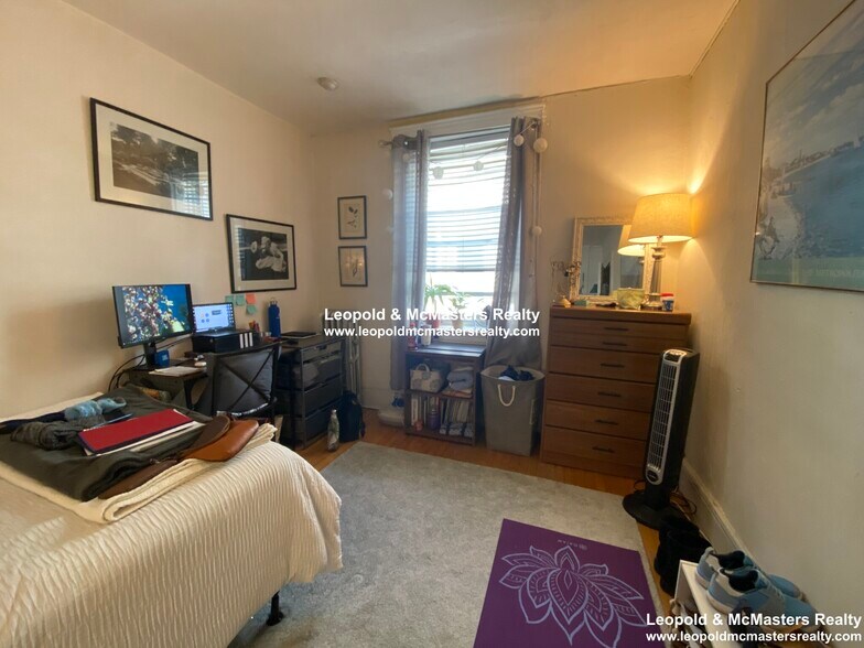 Building Photo - 139 Davis Ave