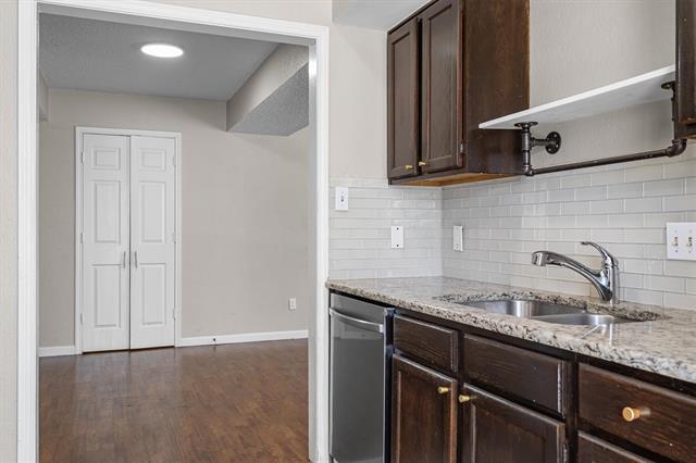 Building Photo - 710 Peach Ct